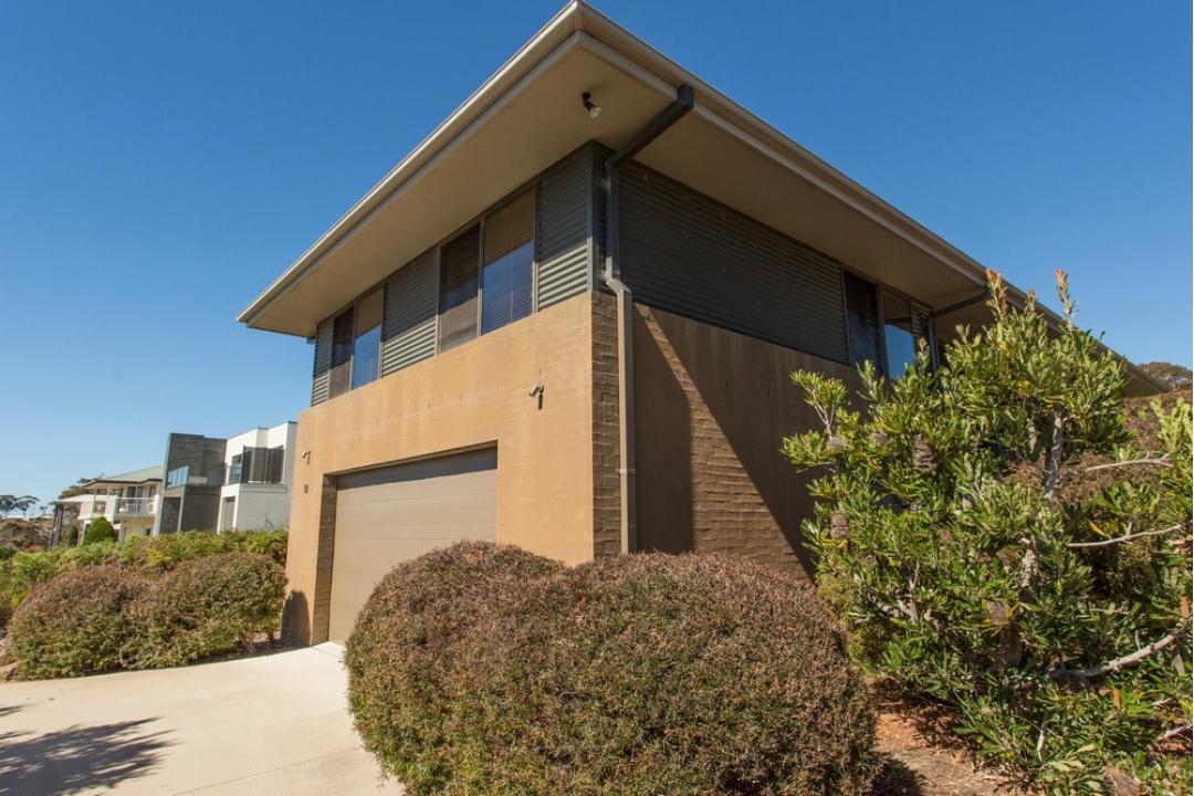 Getaway Merimbula Holiday Rentals Tura Beachhouse In Dolphin Cove