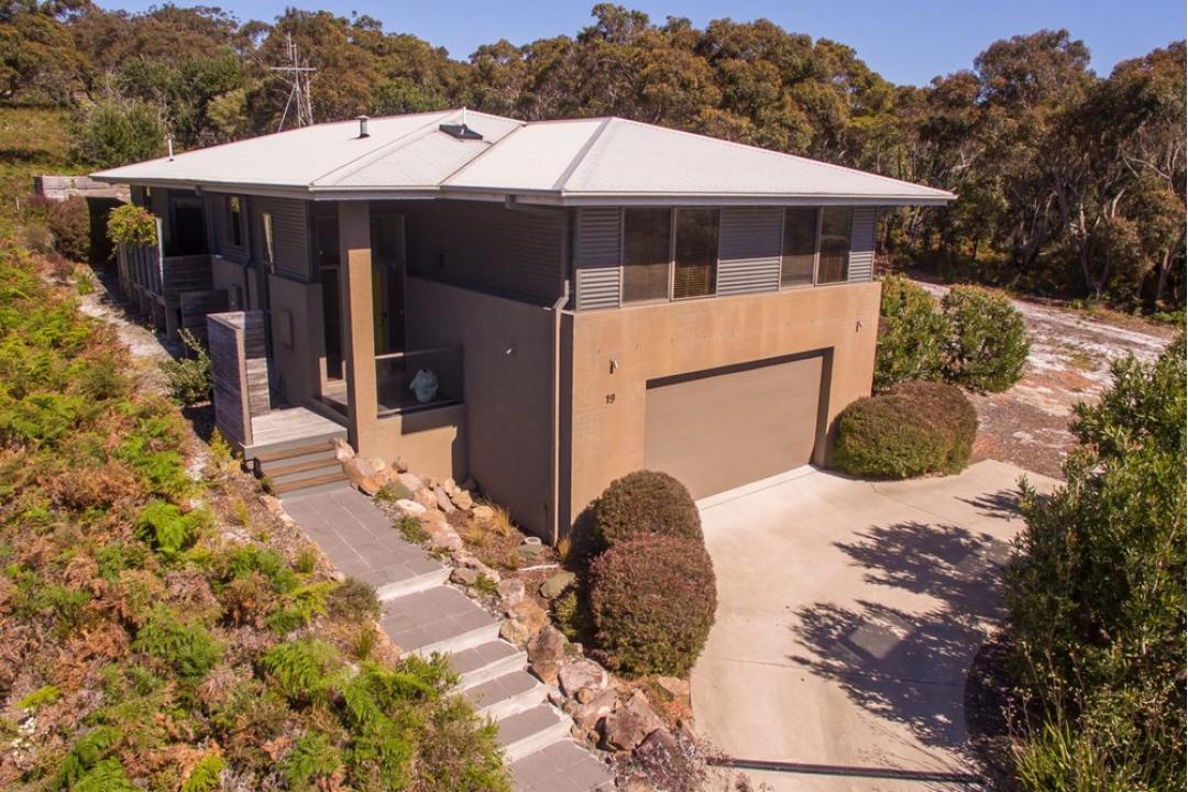 Getaway Merimbula Holiday Rentals Tura Beachhouse In Dolphin Cove